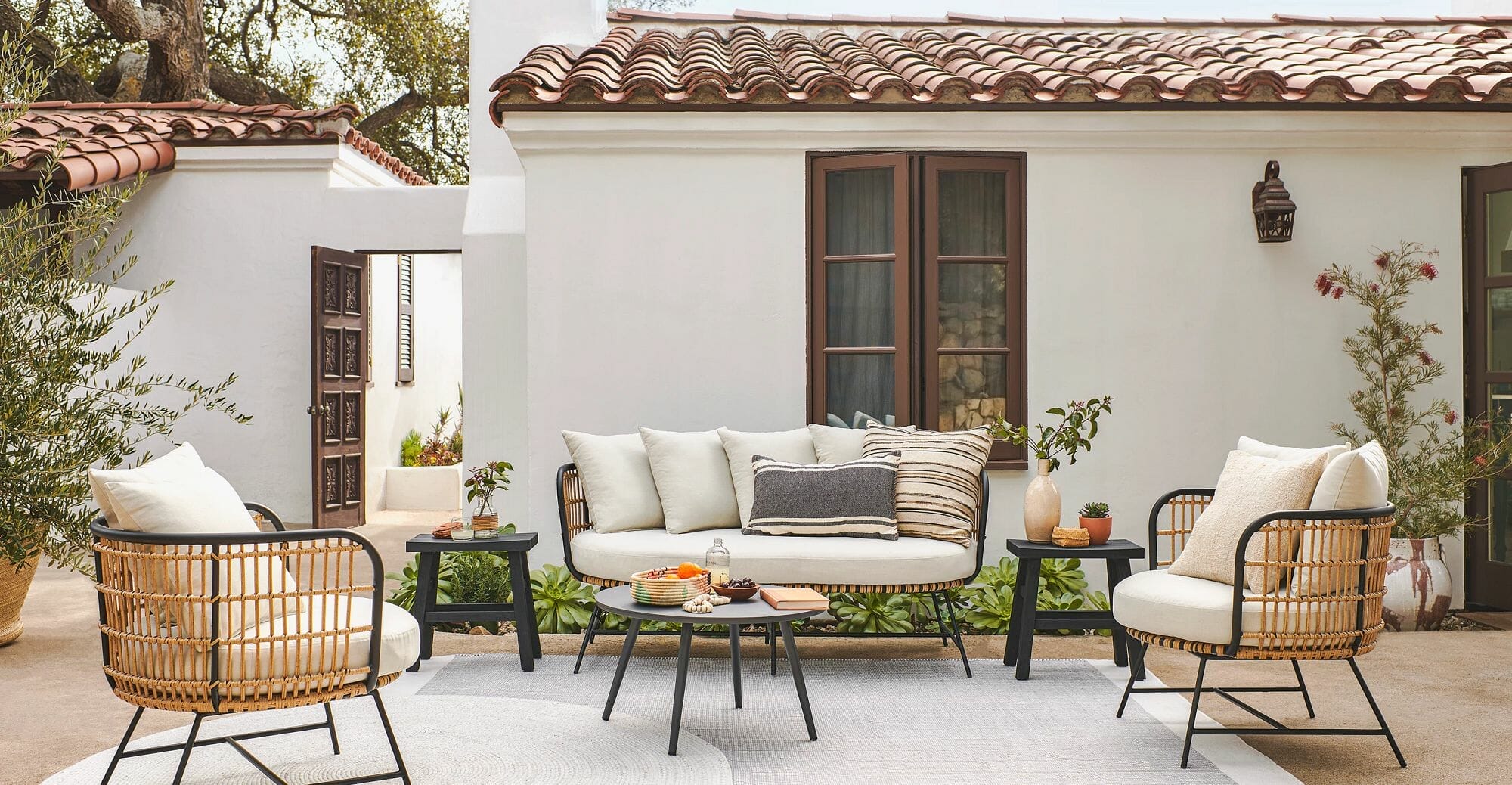 Small Outdoor Sofas For Your Patio